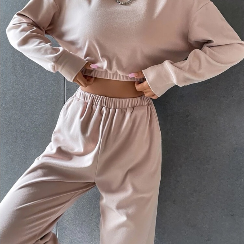 SHEIN cropped pullover & sweatpants